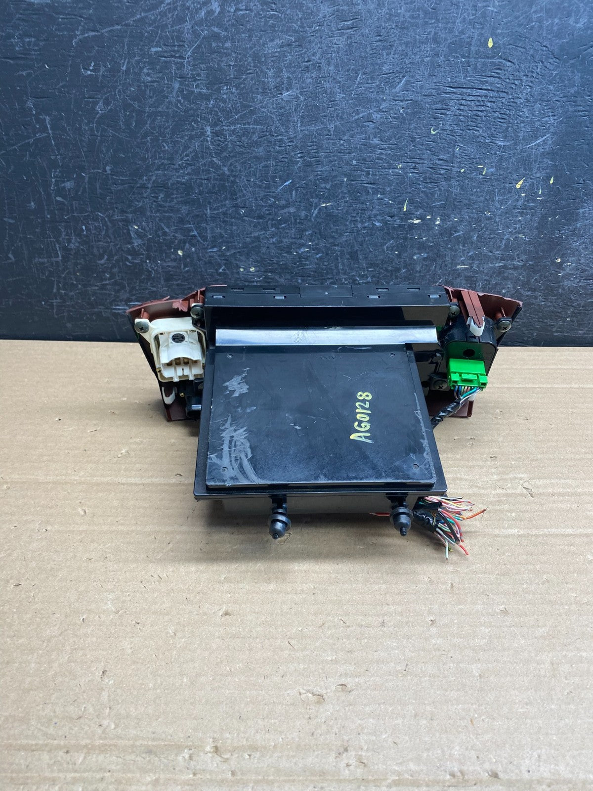 2003 to 2007 Suzuki XL-7 Grand Vitara Radio Bezel Climate Control Trim AG01283