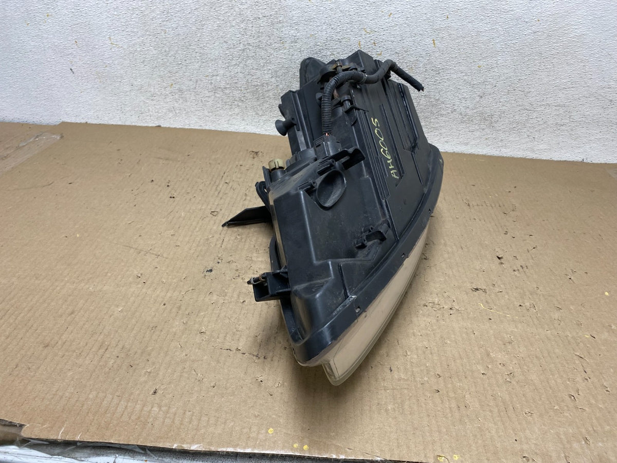 2009 - 2011 Hyundai Genesis Right Passenger RH Halogen Headlight AH6005 DW8