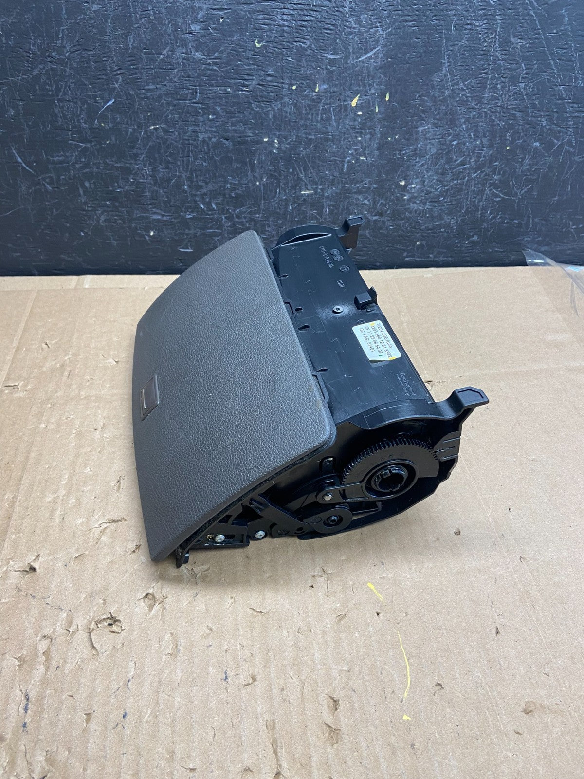 2008-2011 Mercedes W204 C300 Navigation Display Screen Monitor w/Cover AD2223 DG2