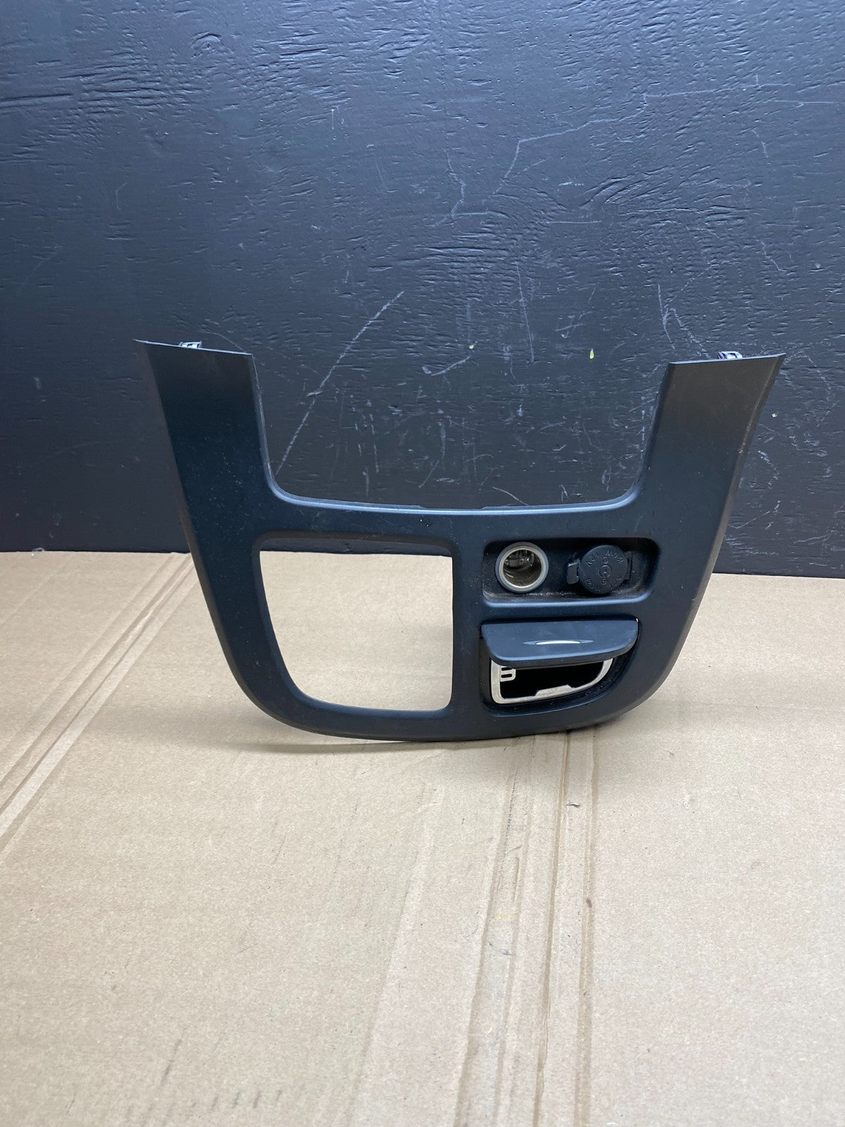 2006-2012 Hyundai Sedona Front Center Console Gear Shift Bezel Astray ab8654 DG1