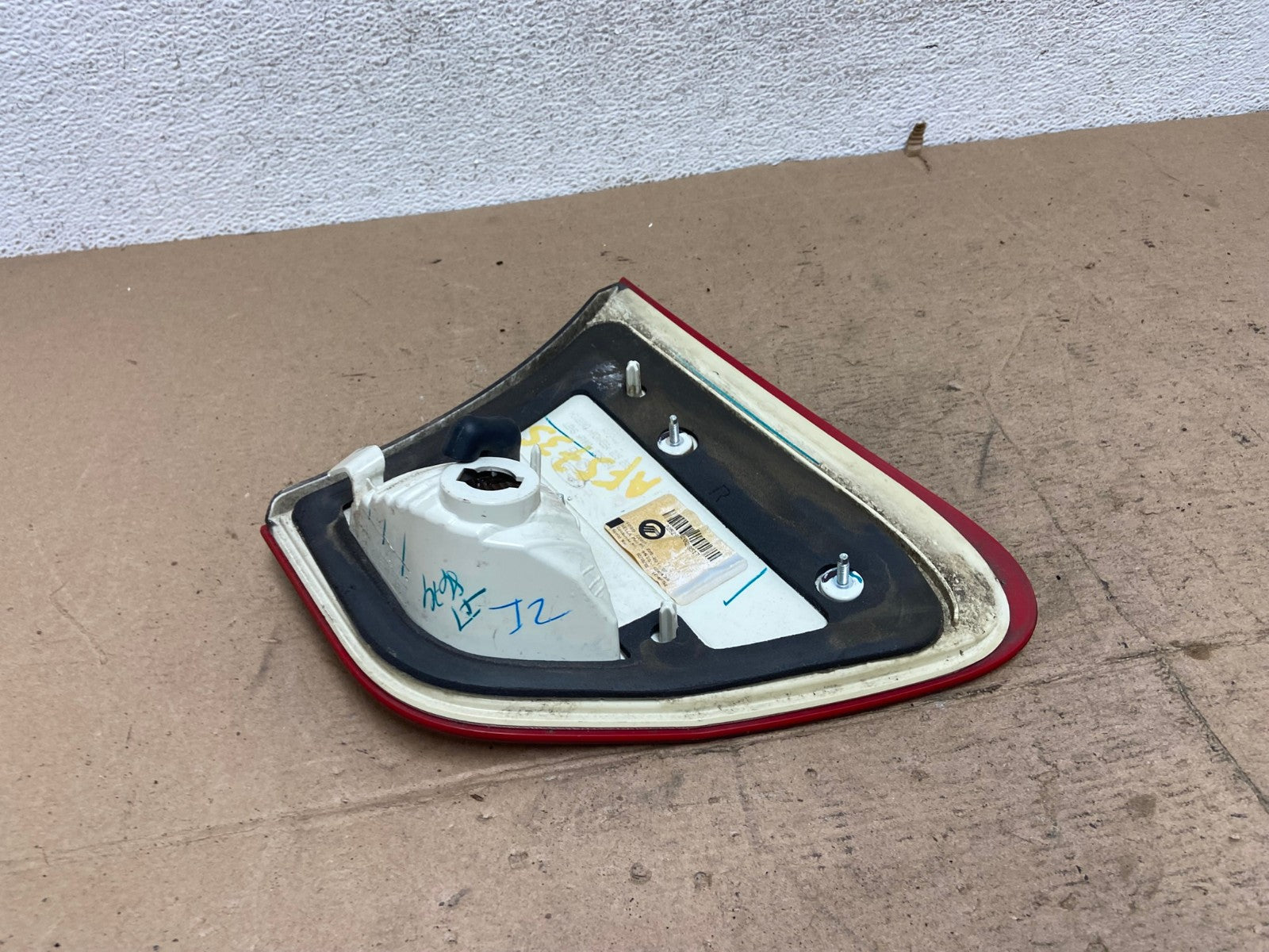 2010-211 Mercury Milan Right Passenger RH Side Inner Tail Light AF5735 LK4