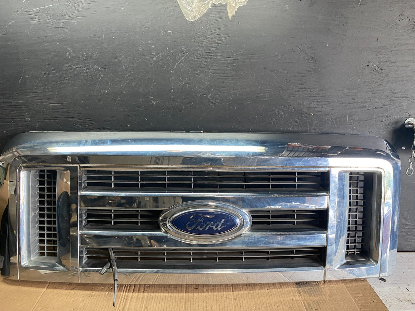 2008 to 2014 Ford Econoline E150 E250 Front Upper Chrome Grill Grille Q0564 DG0