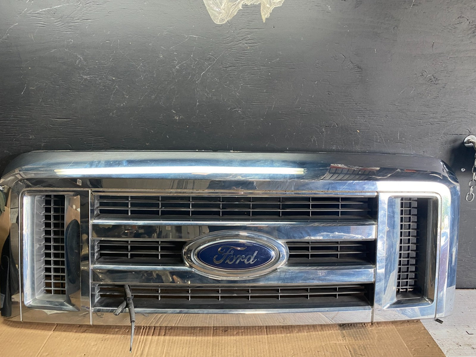 2008 to 2014 Ford Econoline E150 E250 Front Upper Chrome Grill Grille Q0564 DG0