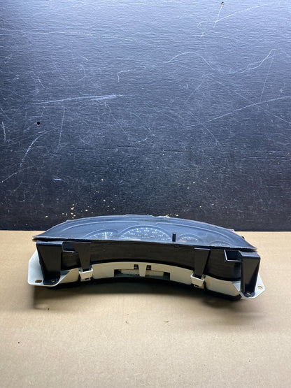 2002 GMC Yukon Speedometer Cluster Gauge Oem W4073 DG1