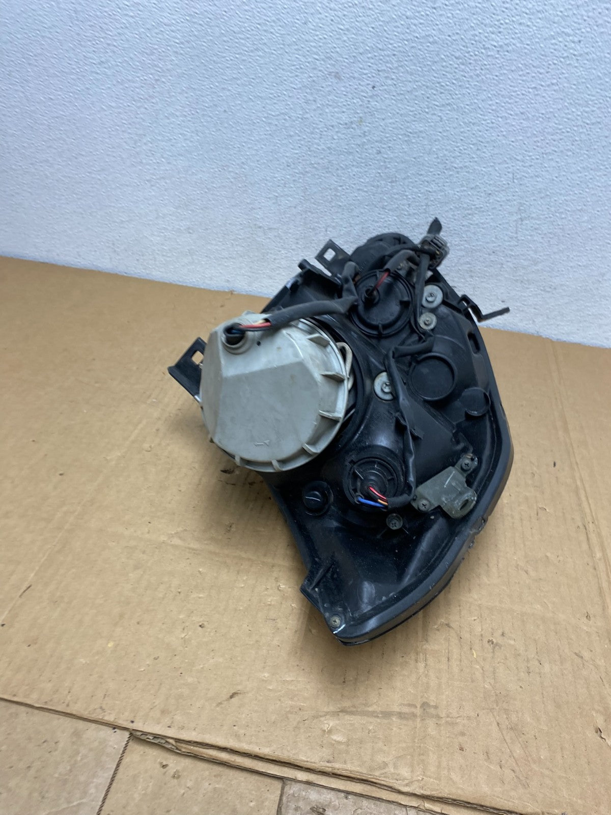 2004 2005 2006 Nissan Maxima Right Passenger Side Headlight Halogen AC7615 DW6