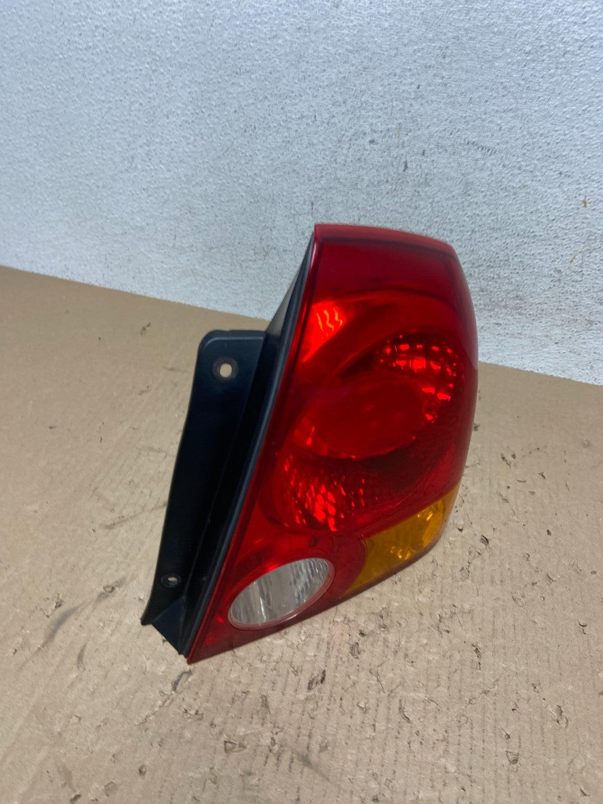 2003 to 2004 Hyundai Accent Sedan Right Passenger Tail Light AE8845 DG2