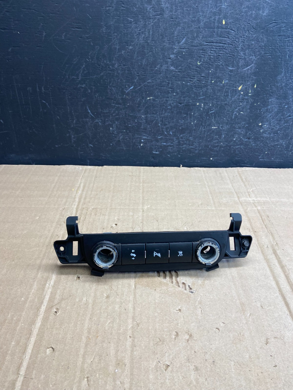 2007 - 2014 Chevrolet Tahoe Yukon Pedal Traction Control Switch AD7138 DG0