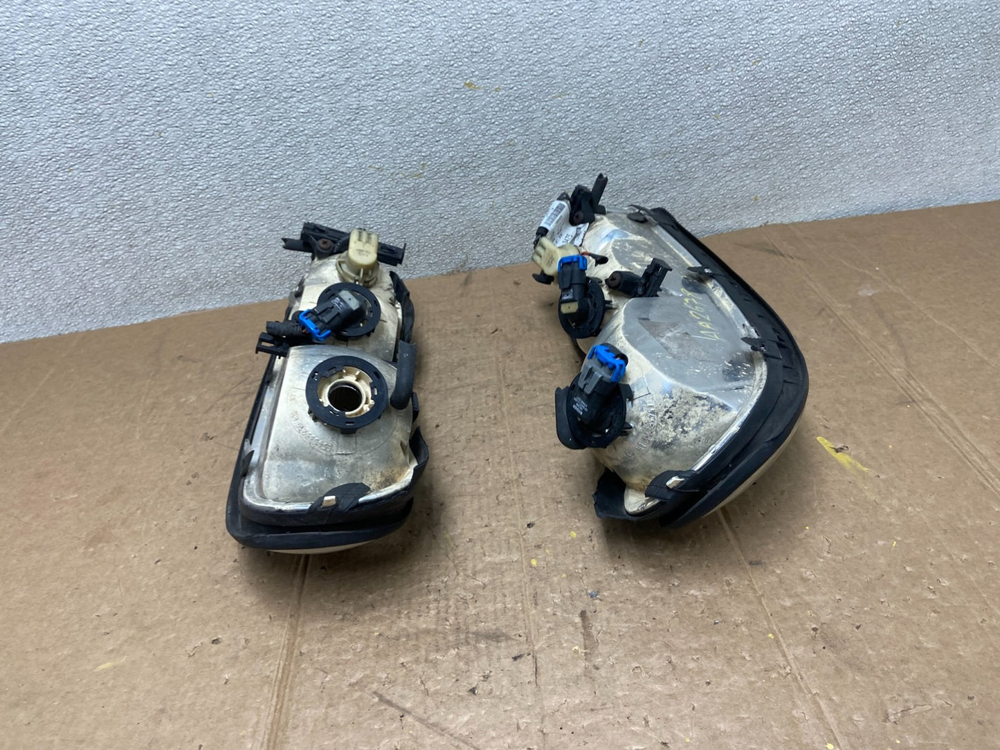 1997 to 2003 Chevrolet Malibu Left+Right Side Headlights AA2678 PS7