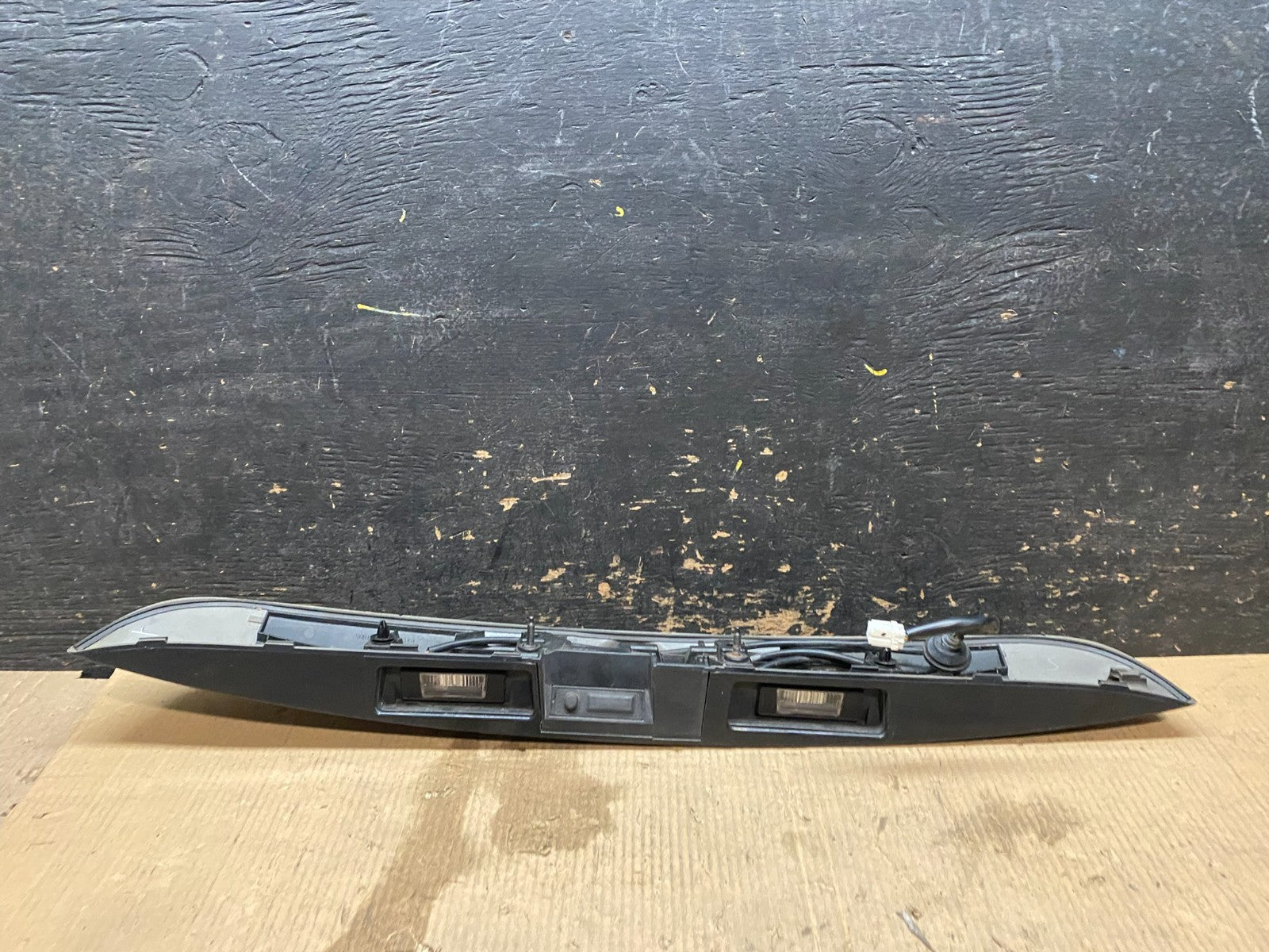2011-2014 Nissan Juke Rear Trunk Tailgate Liftgate Emblem Panel X3370 DG6