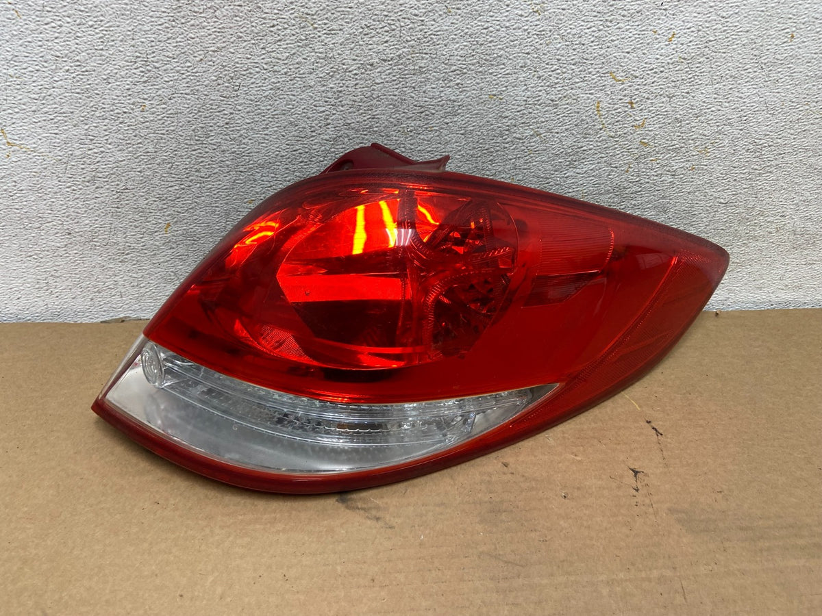 2012 2013 2014 Hyundai Veloster Right Passenger RH Tail light AH4457 DW0