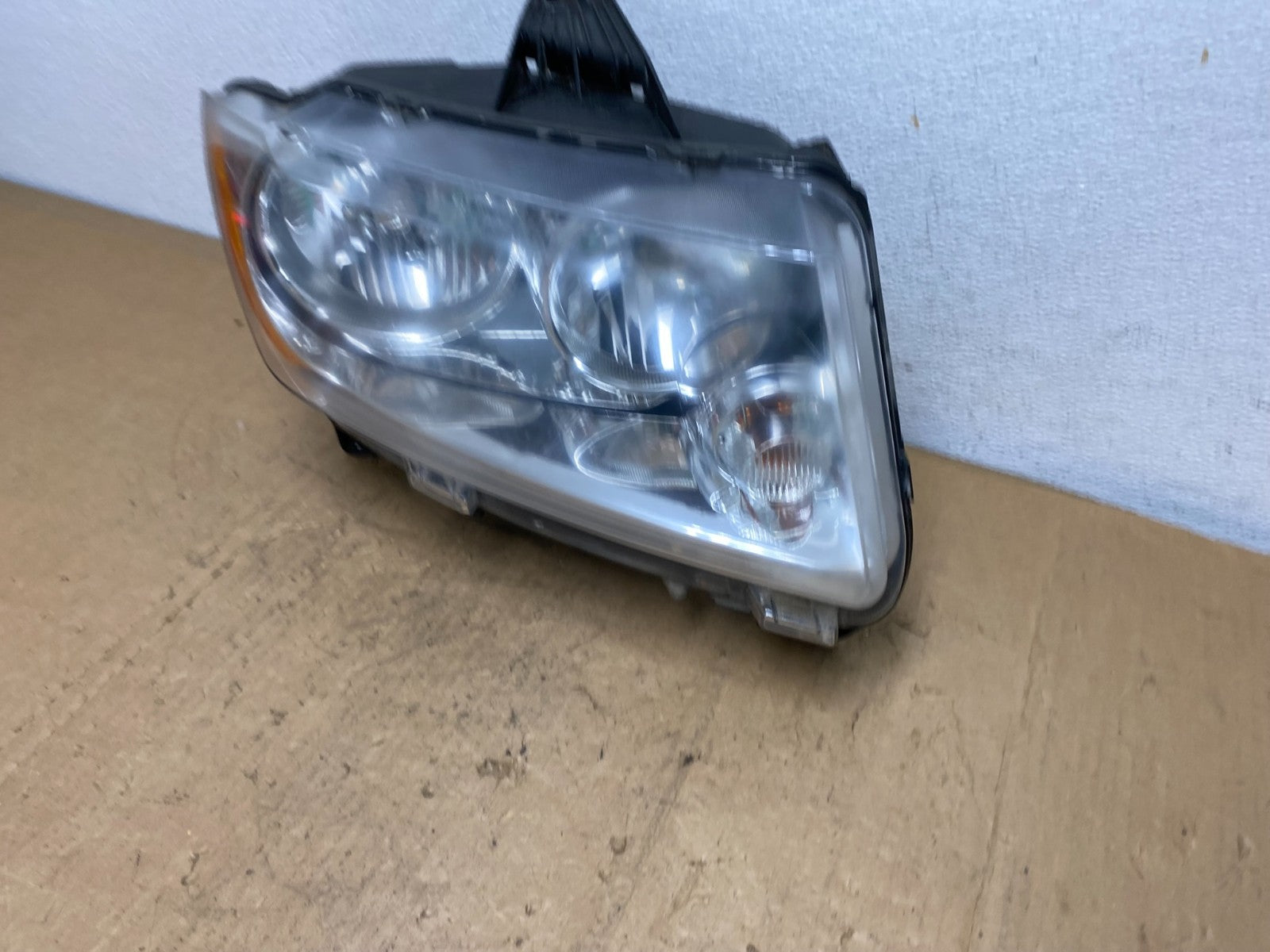 2011-2013 Jeep Grand Cherokee Right Passenger Halogen Headlight AD0589 DW1