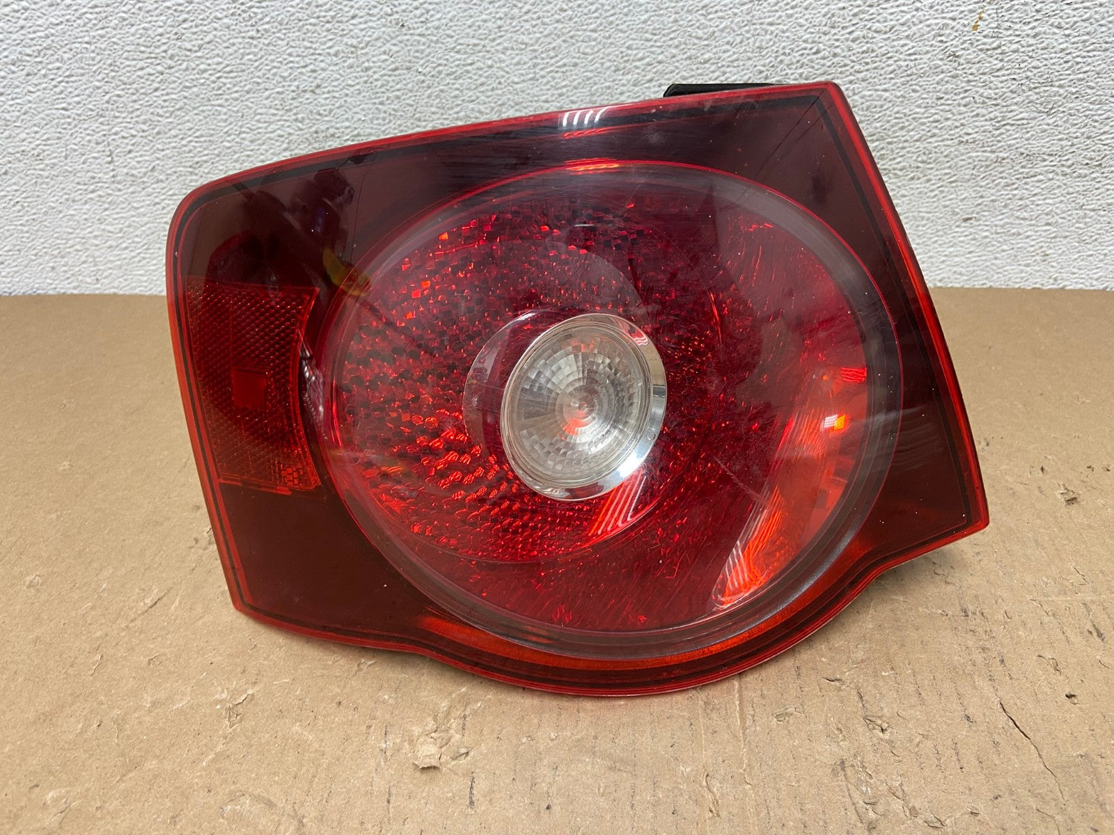 2008 2009 2010 Volkswagen Jetta Left LH Side Tail Light AD8116 LK0