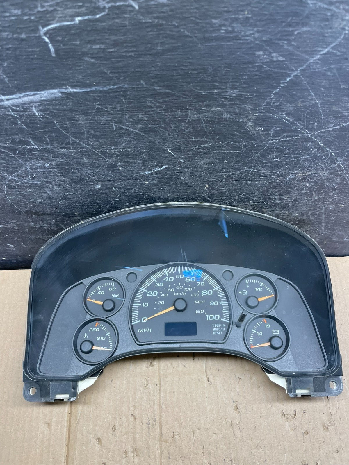 2004 to 2007 Chevrolet Express Speedometer Cluster Gauge OEM S2316 PS0