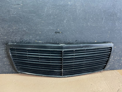 1994 - 1999 Mercedes-Benz W140 S600 S500 S320 Front Upper Grille OEM AA1944 DG0