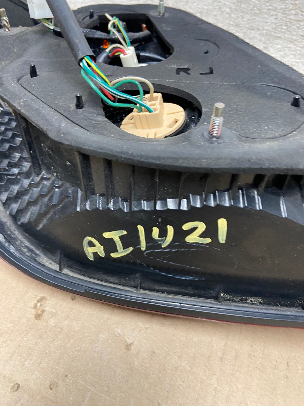 2002 2003 2004 Toyota Camry Tail Light Right Passenger Rh Side AI1421 LK5