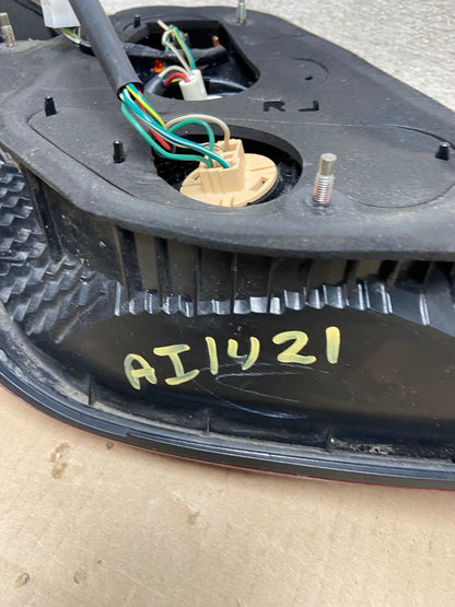 2002 2003 2004 Toyota Camry Tail Light Right Passenger Rh Side AI1421 LK5