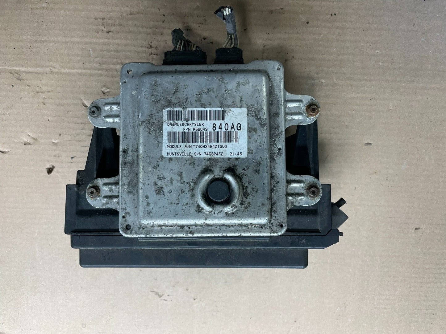 2004 2005 Dodge Durango  Fuse Box Relay Unit Module Body Control N7163 PS1