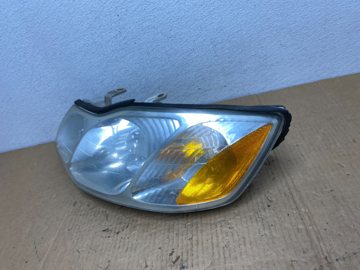 2000 to 2004 Toyota Avalon Halogen Left Driver LH Headlight AC7795 DW1