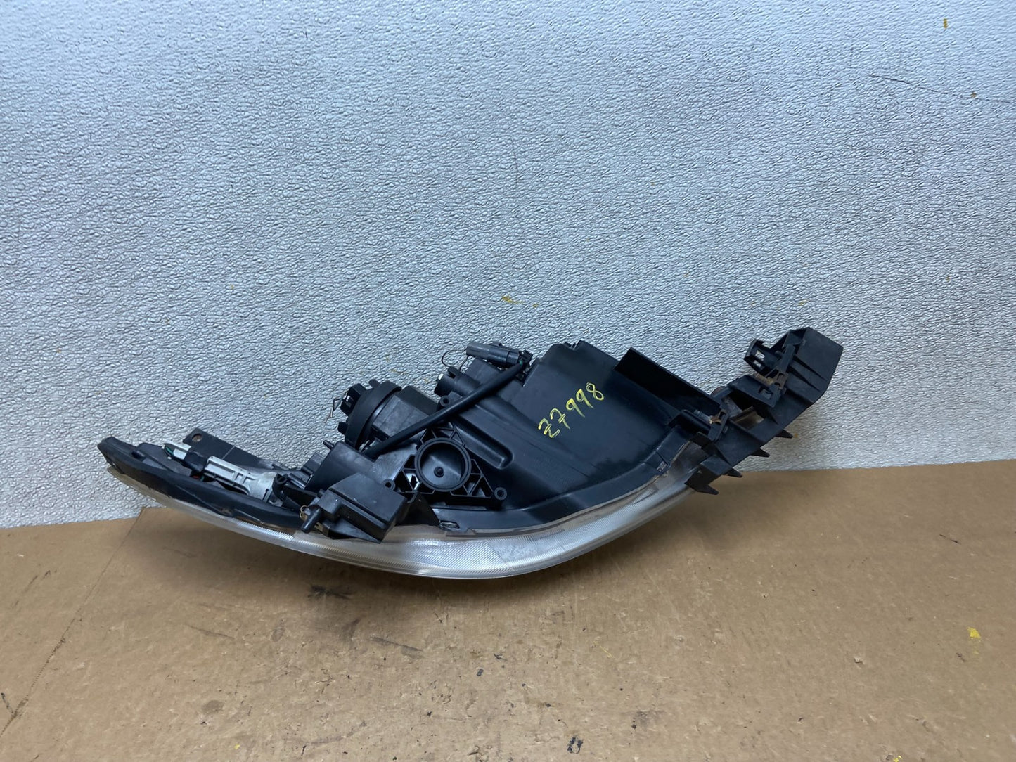 2006 2007 Mazda 5 Left Driver LH Side Halogen Headlight OEM Z7998 DW8