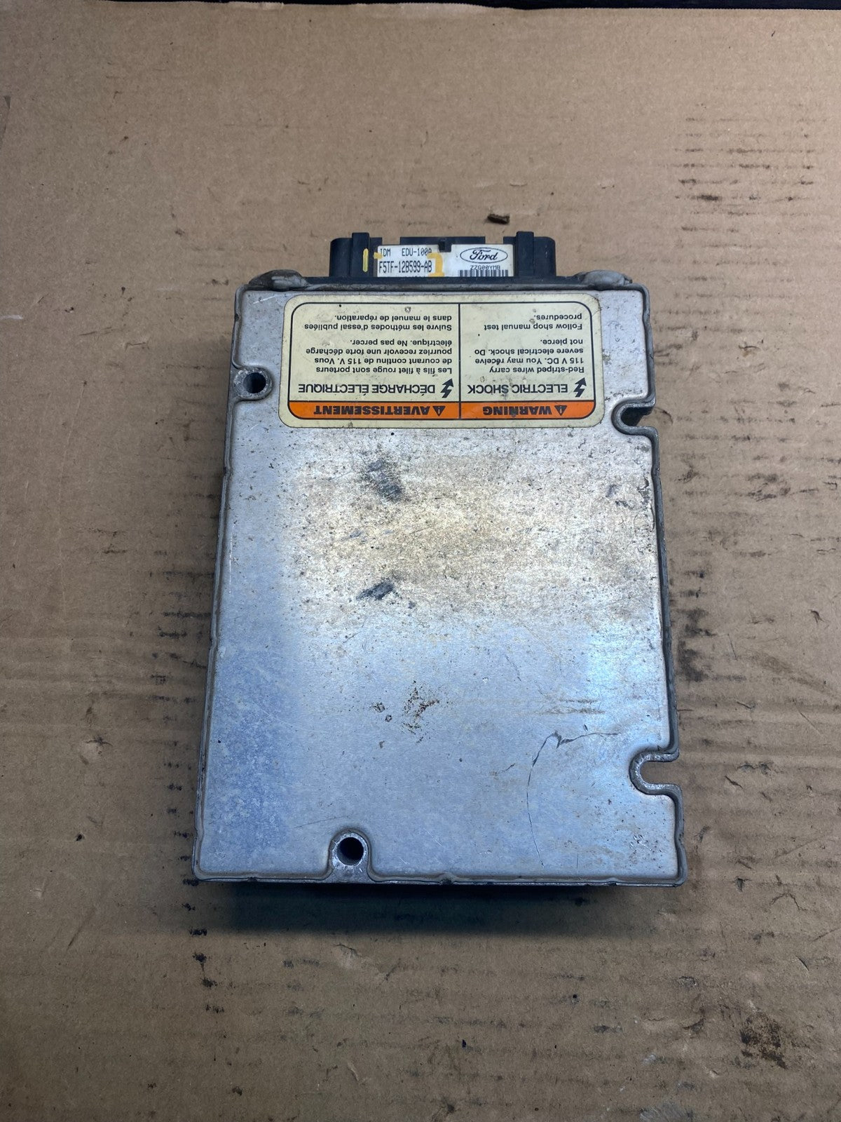 1995 to 1997 Ford F250 7.3L Diesel Driver Fuel Injector Control Module ae2165 DG1