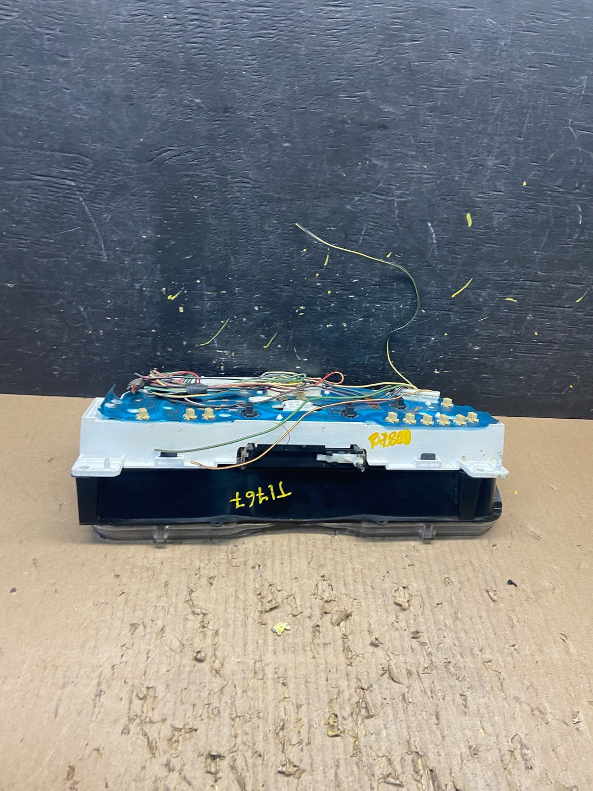 1997 to 2002 Ford Econoline E250 E350 Van Speedometer Instrument Cluster t17675