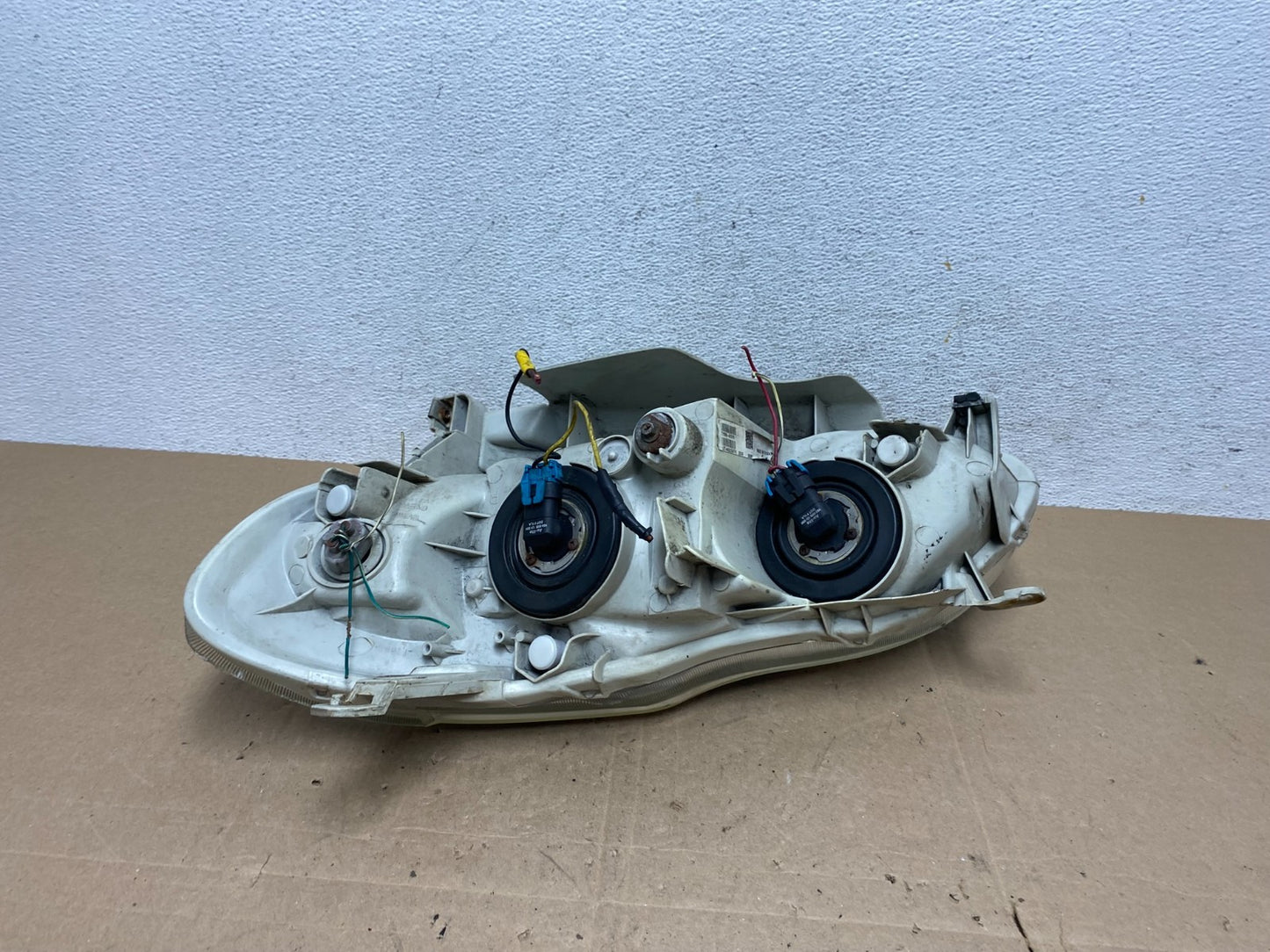 2005 to 2008 Toyota Corolla Right Passenger RH side Headlight AE5954 DW5