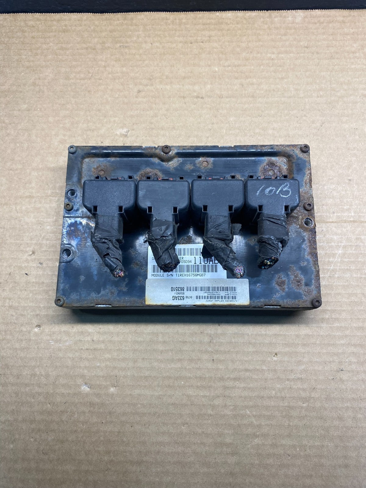 2005 Chrysler Caravan 3.3L Engine Control Unit ECU P04748533AG af7750 DG0