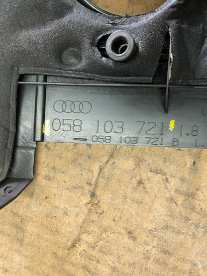 2005 to 2008 Audi  A4 1.8L T Engine Cover  Garnish Oem Q9812 DG8