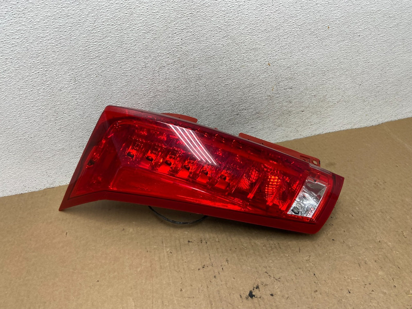 2010 to 2016 Cadillac Srx Left Driver Lh Side Tail Light AF9744 DW0