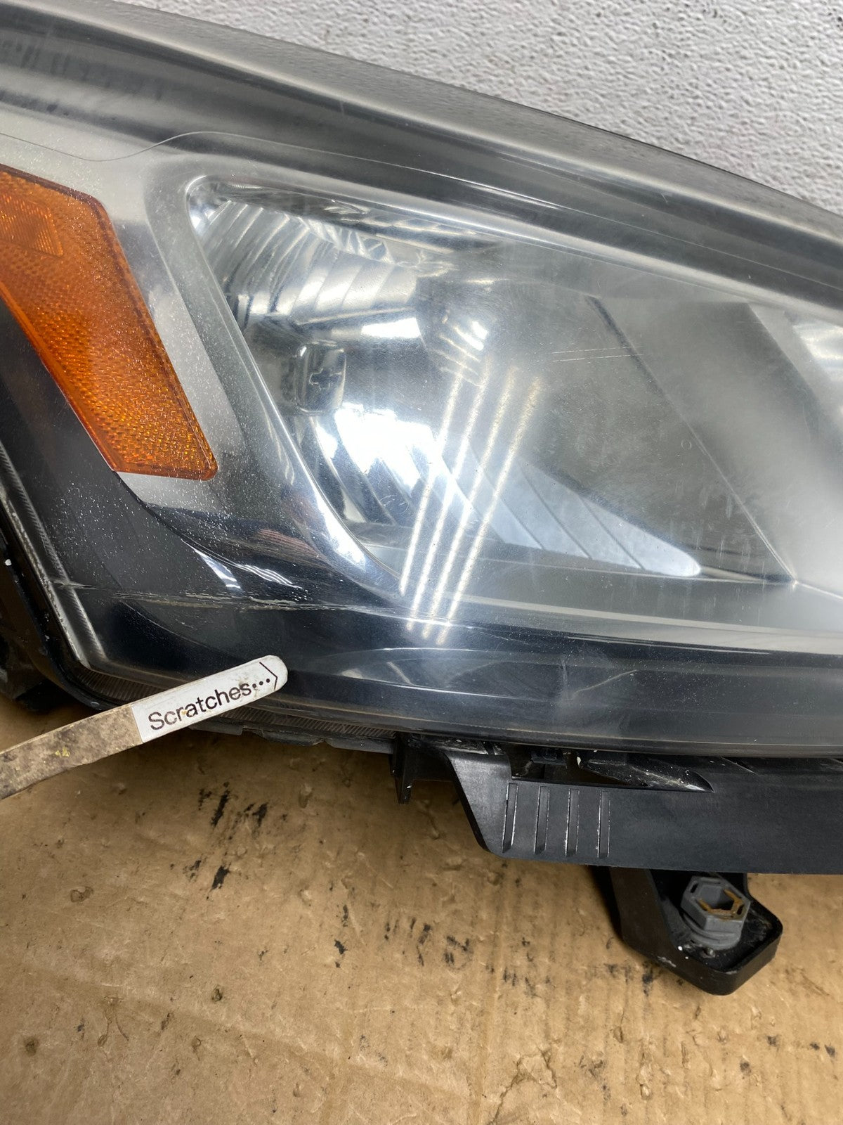 2013-2017 Chevrolet Traverse Right Passenger Side Halogen Headlight AD2457 DW3