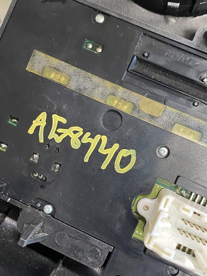 2006-2009 Mitsubishi Eclipse AMFM Radio CD Player Display Stereo Panel AG8440 DG8