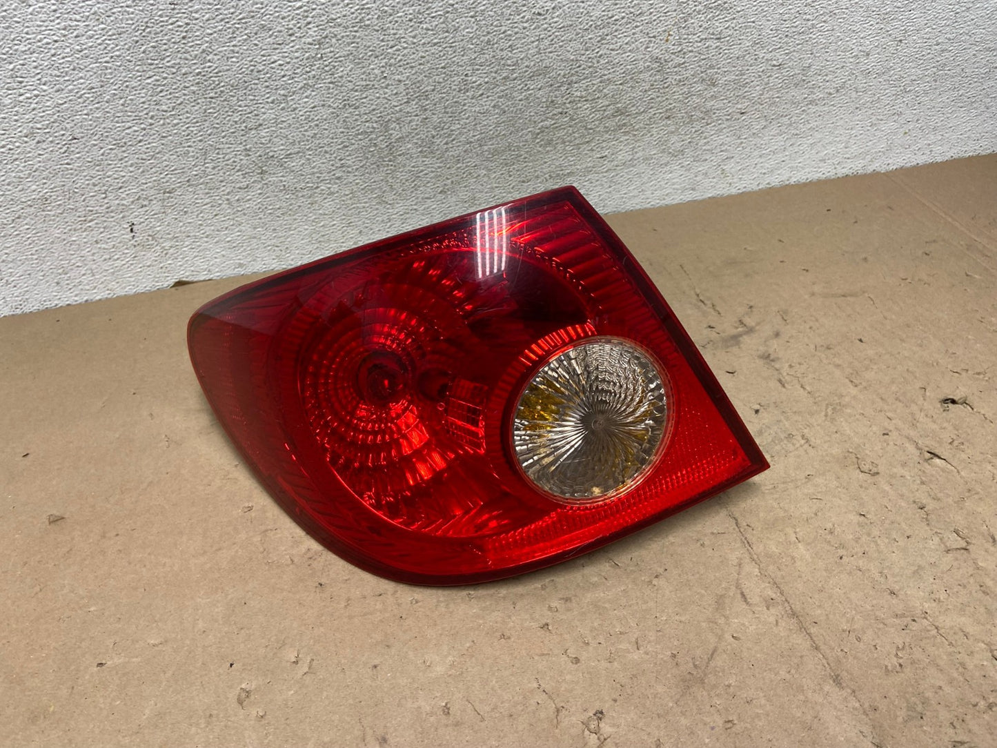 2005 to 2008 Toyota Corolla Left Driver Lh Side Tail Light AG5494 LK0