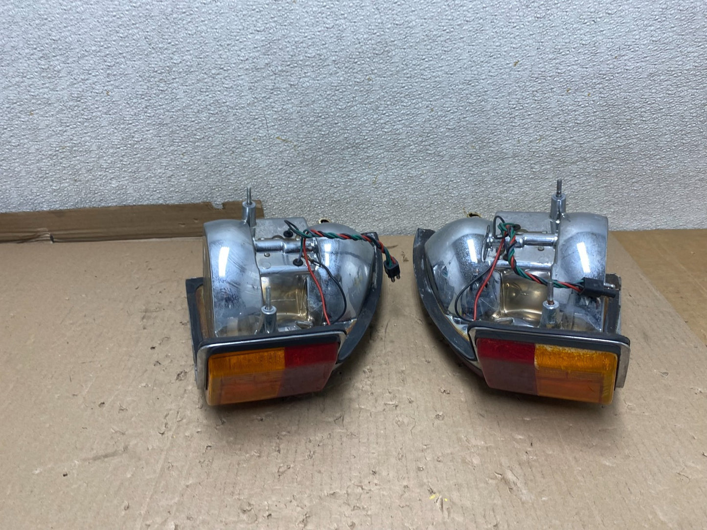 1986 to 1991 Jaguar Xjs Left+Right Set  Tail Lights OEM u1175 DG8