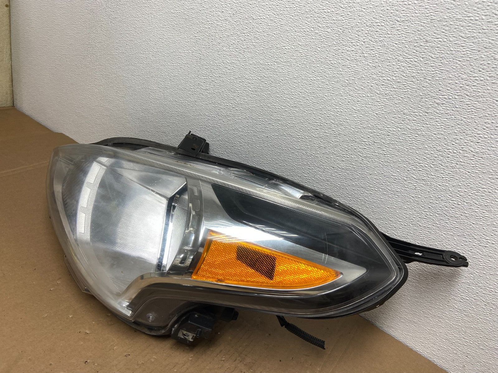 2015 to 2019 Nissan Versa Headlight Left Driver Lh Side Oem AB6441 DW1