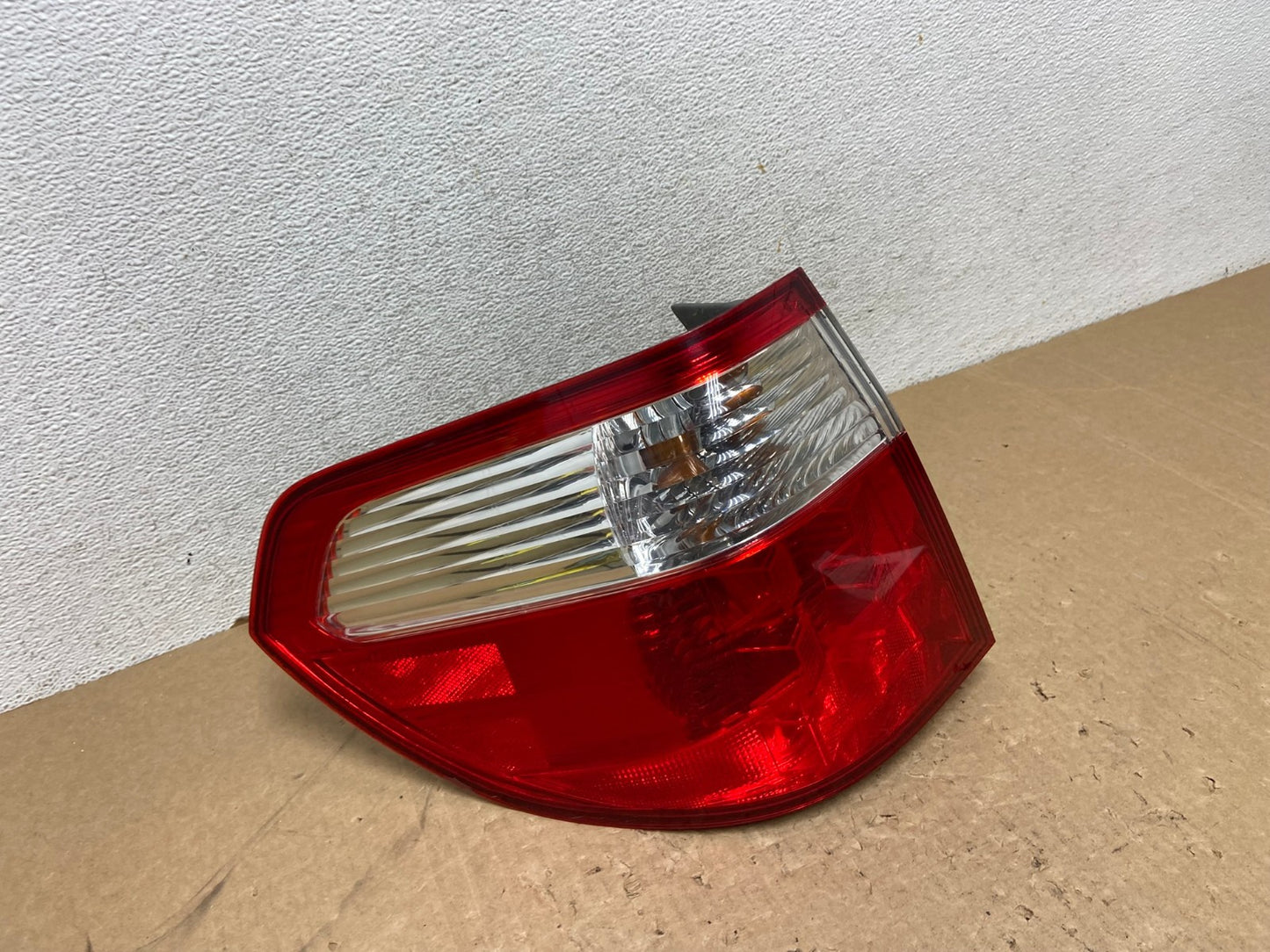2005 2006 2007 Honda Odyssey Left Driver LH Side Tail Light AG1089 LK2
