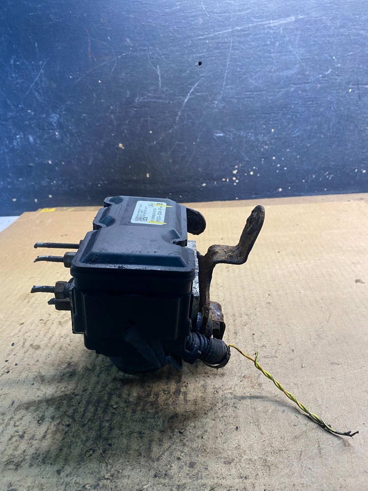 2008 Ford E150 Van ABS Anti-Lock Brake Control Module EHCU 8C24-2C346-BF z24304