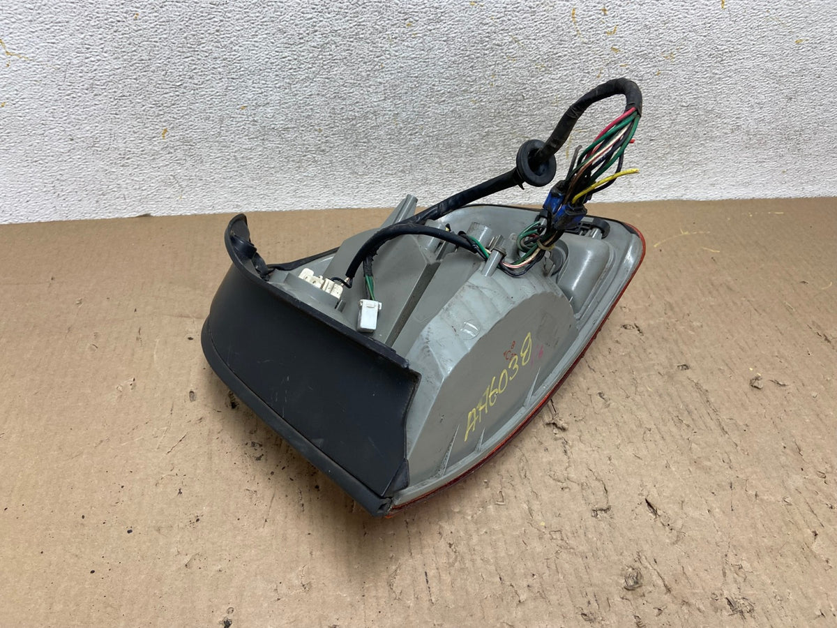 2001 - 2004 Hyundai Santa Fe Left Driver LH Side Tail Light AH6038 LK6
