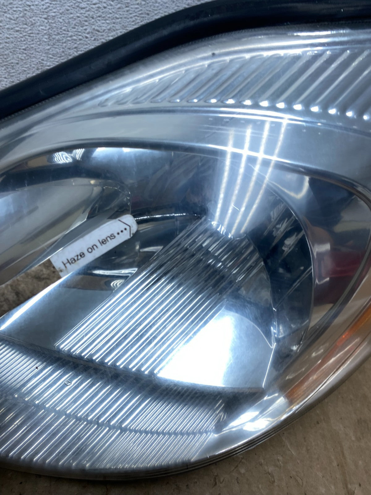 2004-2005 Toyota Sienna Left Driver LH Side Xenon Headlight AG2296 DW4