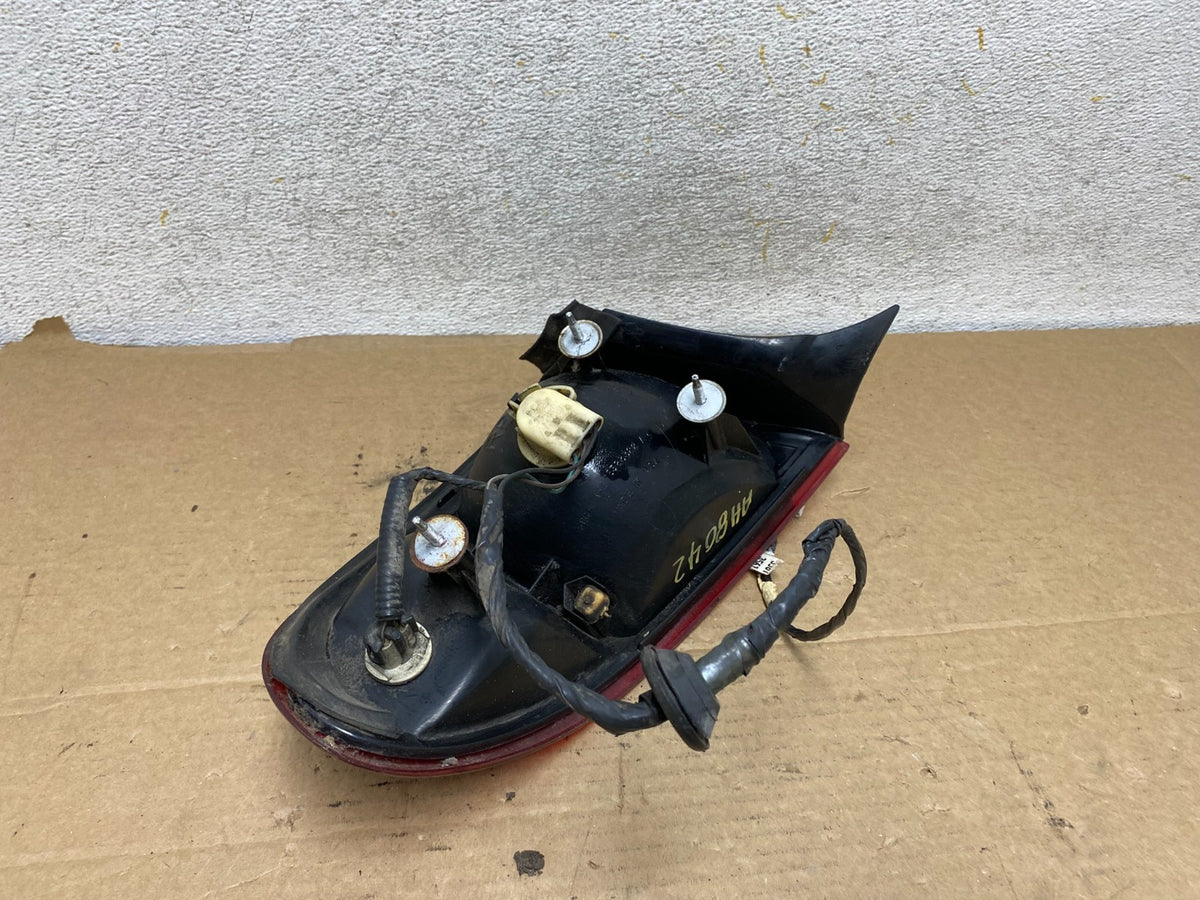 1997 to 2004 Buick Regal Right Passenger RH Side Tail Light ah8042 DG5