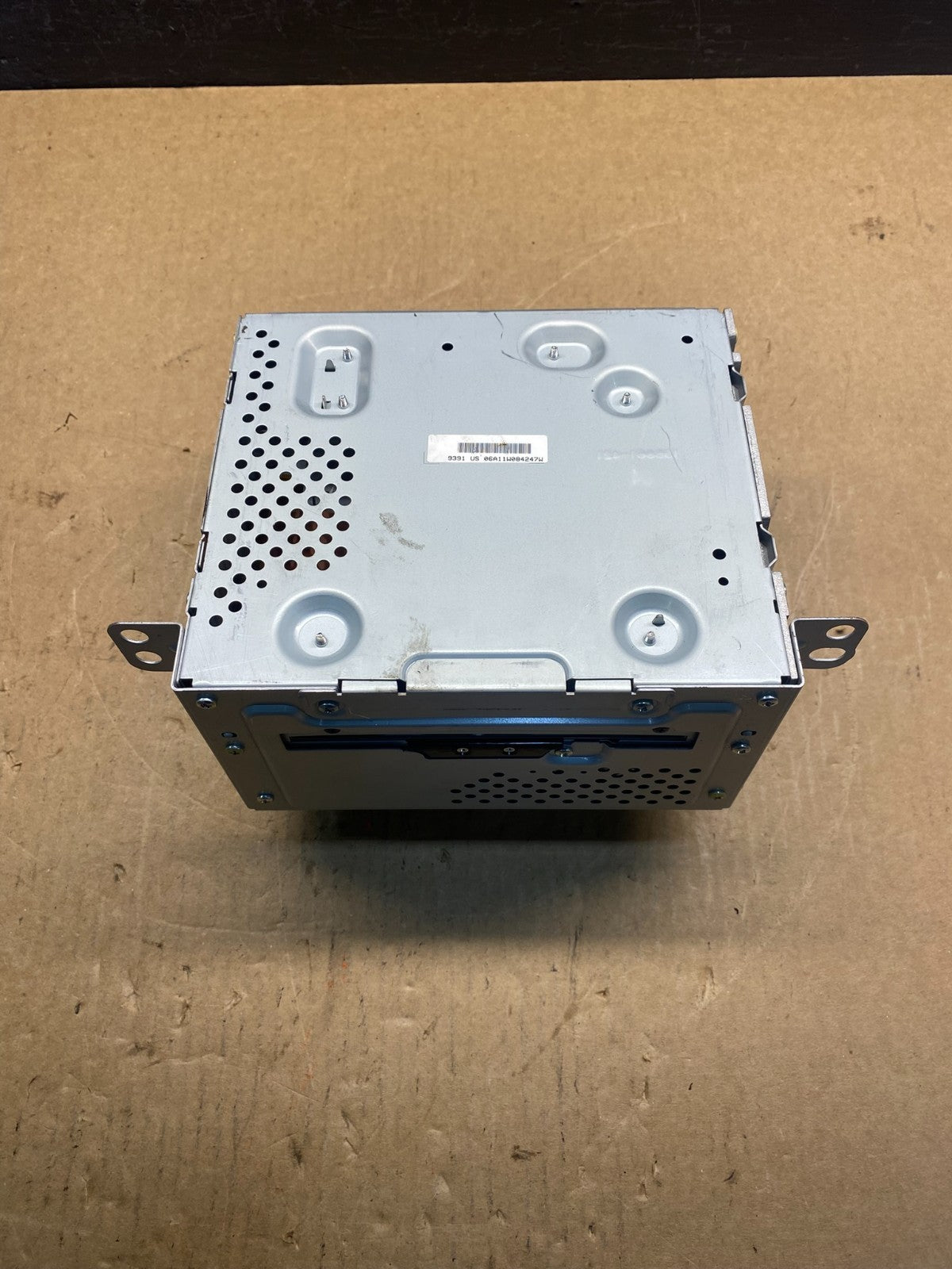 2010 to 2012 Cadillac SRX AM/FM/CD/MP3 Radio Head Unit Receiver AC7104 DG4