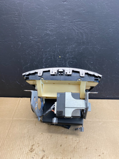 2009 to 2011 Lexus IS250 Screen Radio AM-FM CD Tuner Head Unit OEM AC4740 DG6