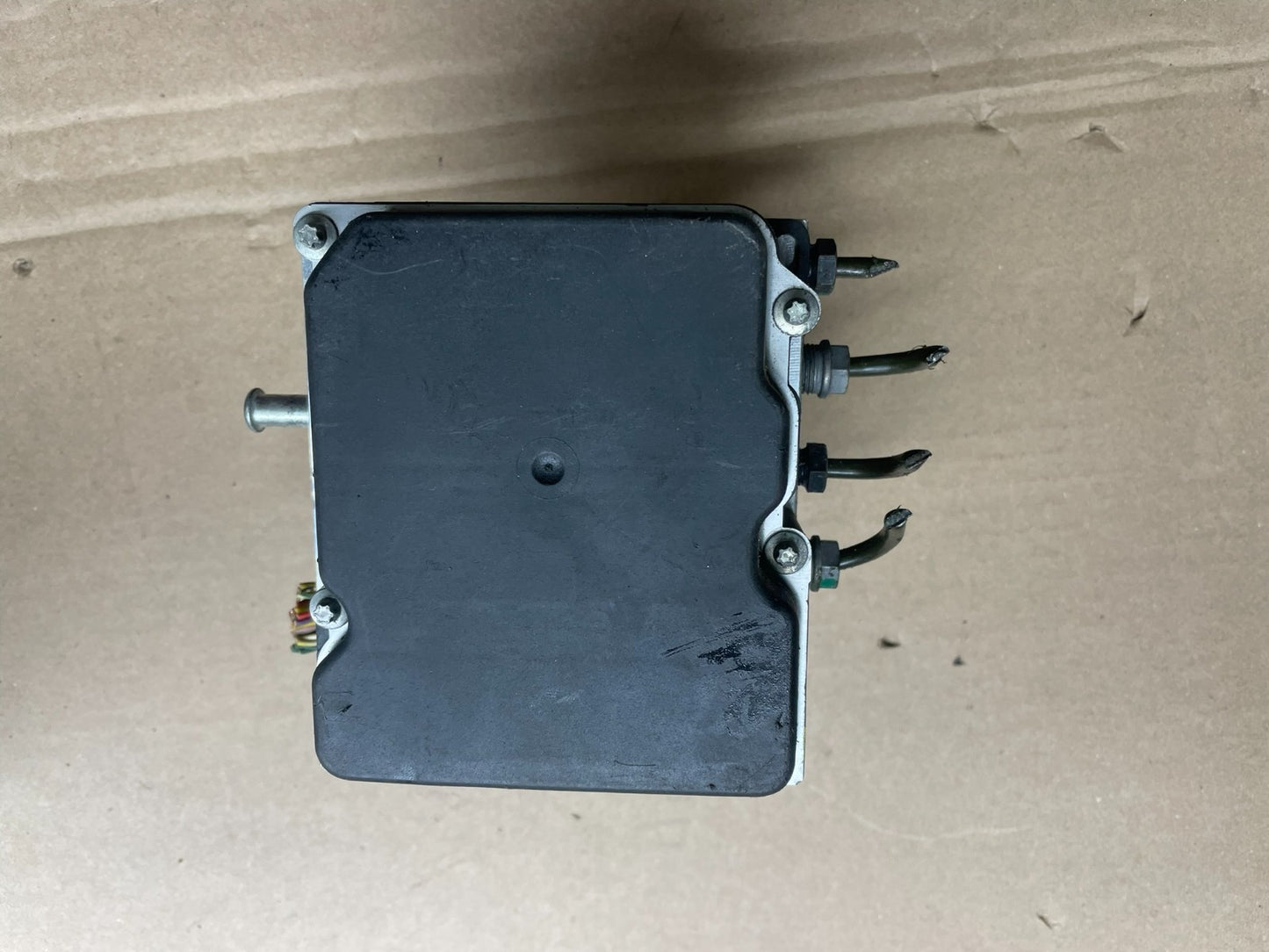 2005 - 2009 Land Rover LR3 ABS Anti Lock Brake Pump Module p7548 DG3