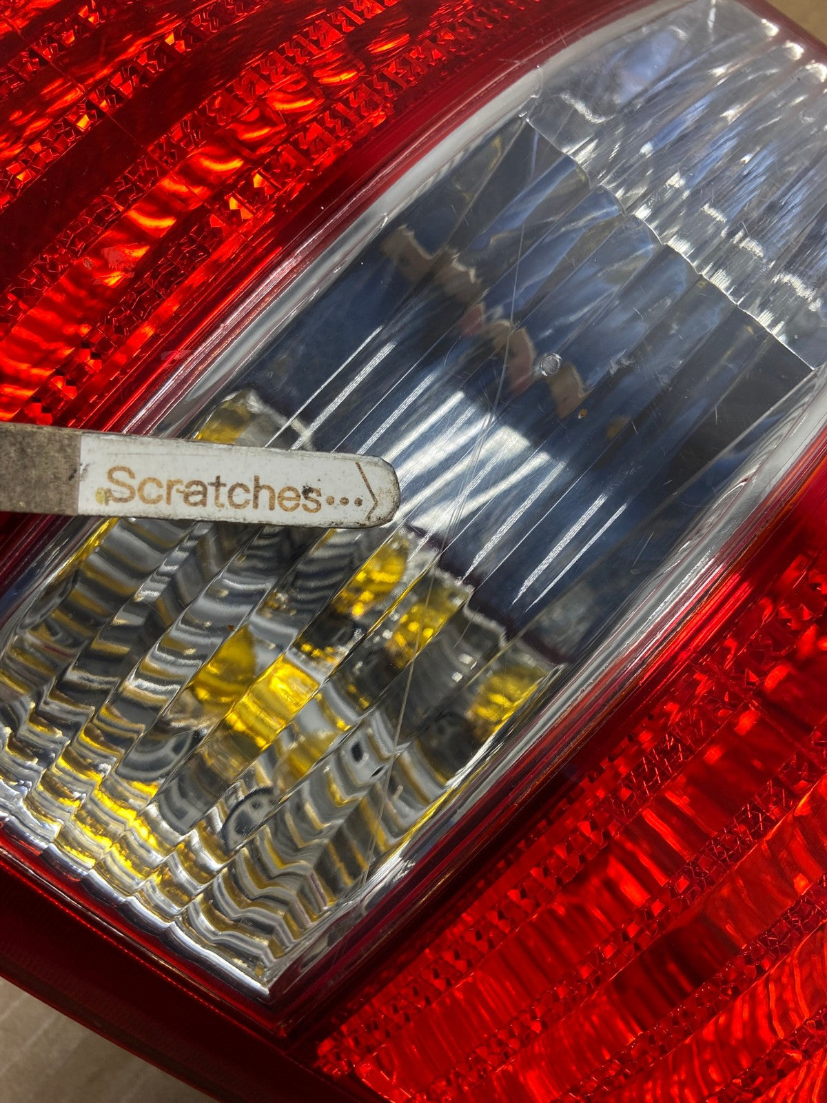 2003 2004 2005 Kia Sedona Right Passenger RH Side Tail Light AI7834 LK3