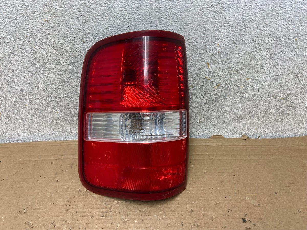 2004 to 2008 Ford F150 F-150 Left Driver LH Side Tail Light AH9027 LK0