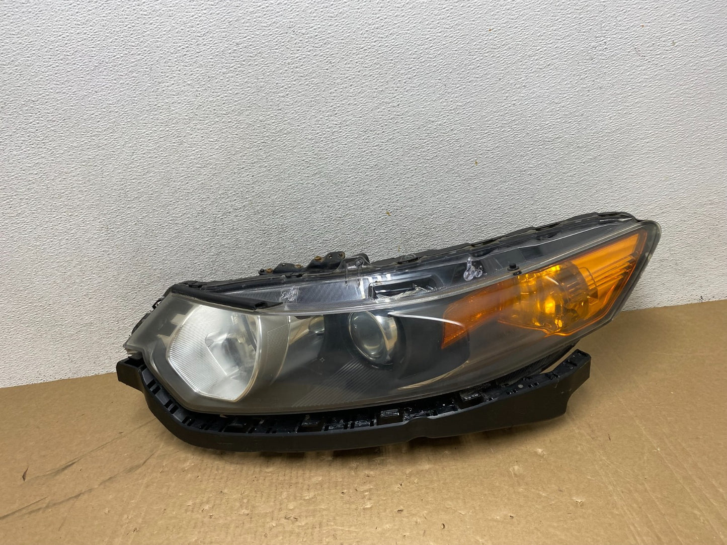 2009-2014 Acura TSX Left Driver LH Xenon HID Headlight AG0481 DW0