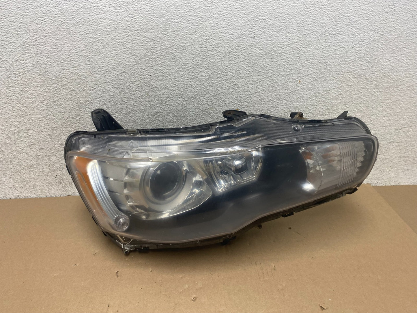 2008-2015 Mitsubishi Lancer Right Passenger Side Headlight Xenon AG5718 DW0