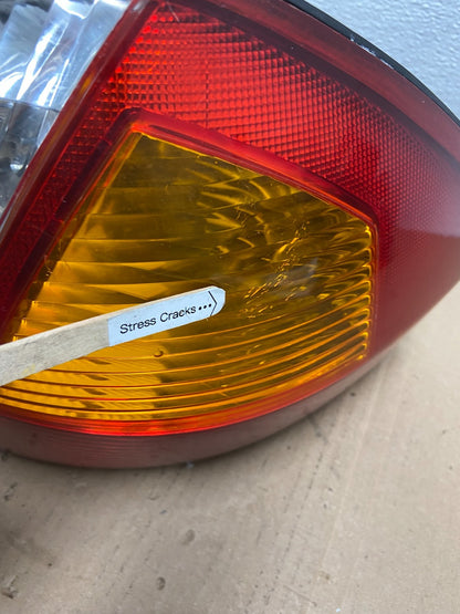 2001 - 2004 Hyundai Santa Fe Right Passenger Rh Side Tail Light AB6388 DW4