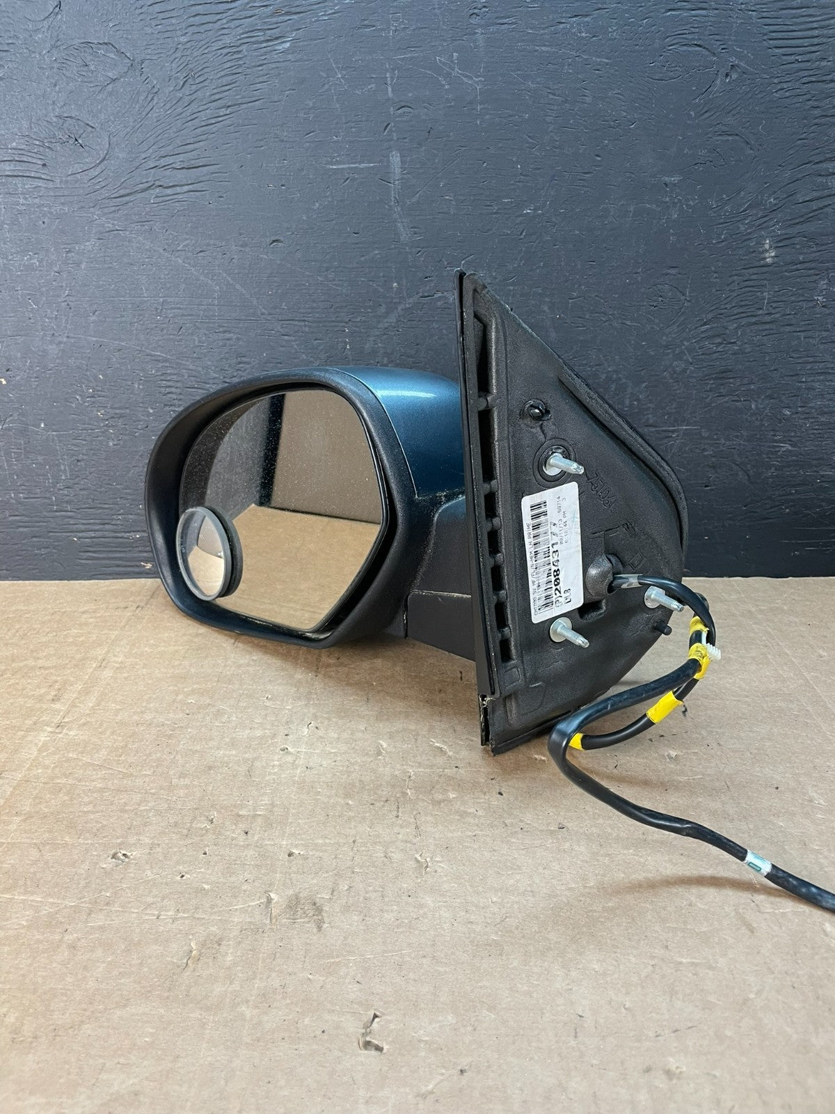 2007 to 2013 Chevrolet Tahoe Silverado Suburban Left Driver Mirror AE8483 DW2
