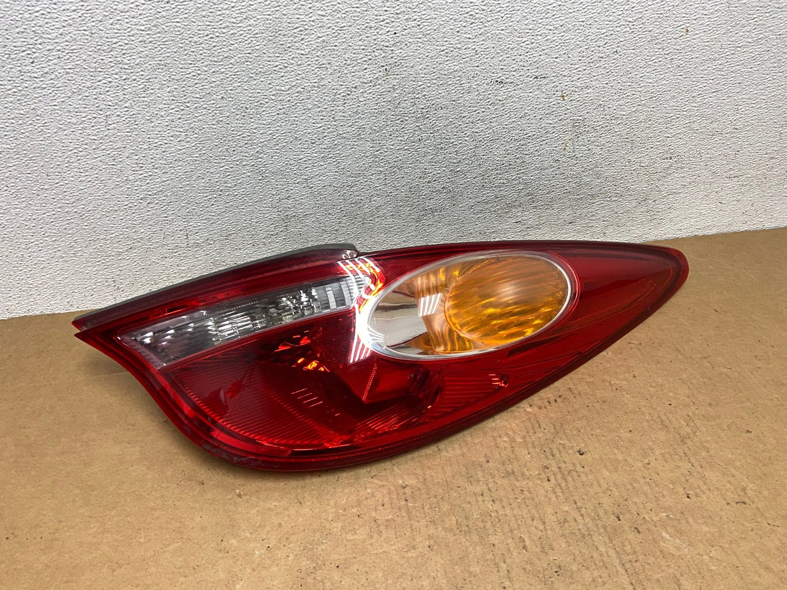 2004 to 2006 Toyota Solara Right Passenger Side Tail Light AD4599 LK0