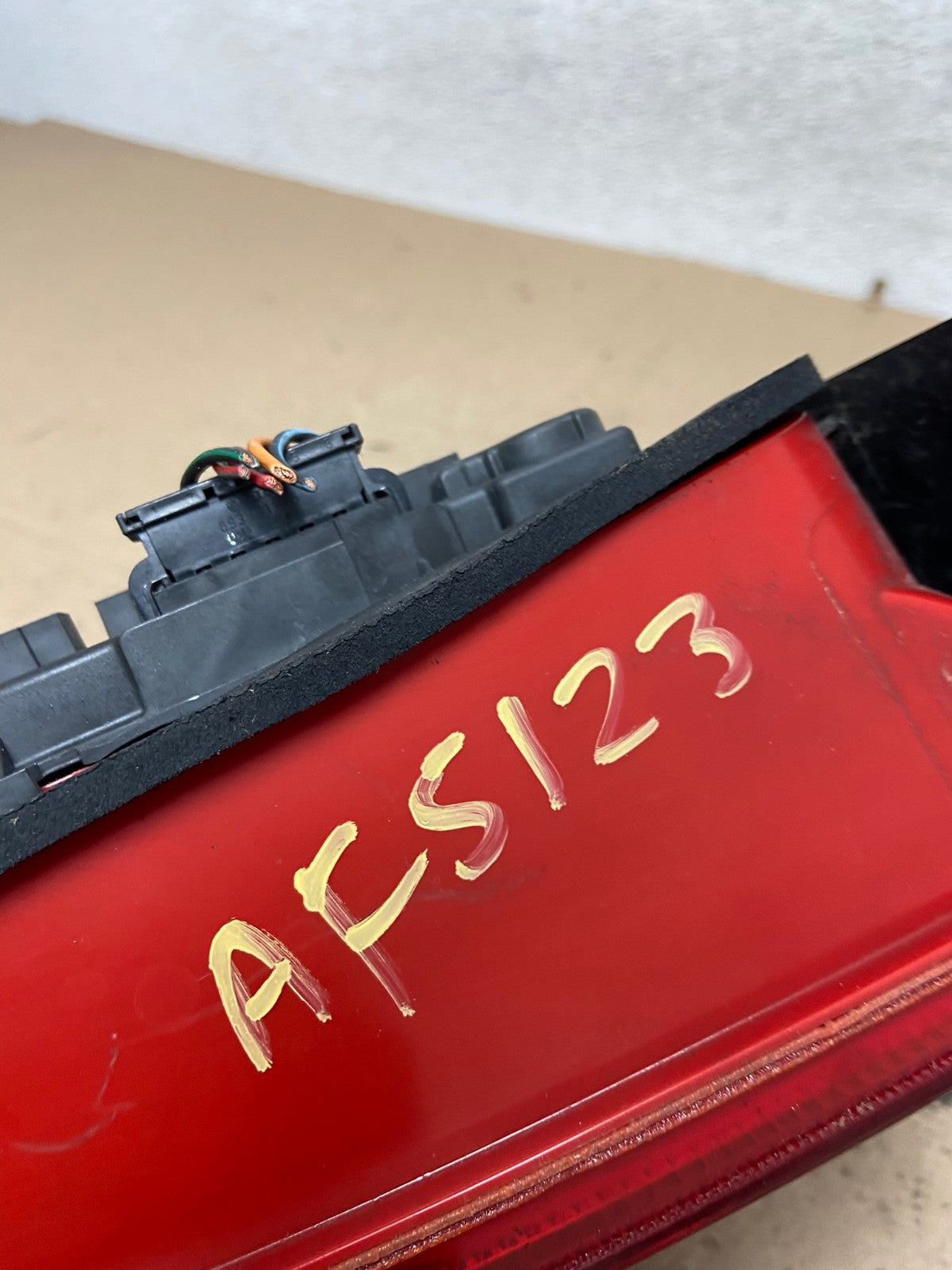 1999 to 2003 Volkswagen Jetta Sedan Right Passenger Tail Light AF5123 LK7